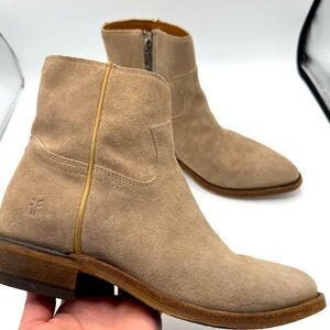 $398 Frye Billy Tan Suede Leather Zip Up Short South western Cowboy Ankle Boots